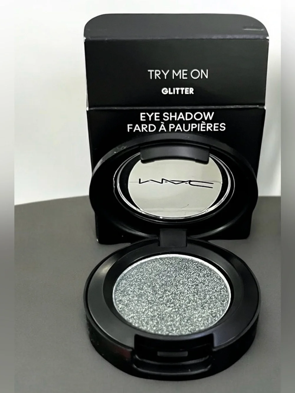 🆕 TRY ME ON - MAC Cosmetics Glitter Eyeshadow — Cool toned light green
